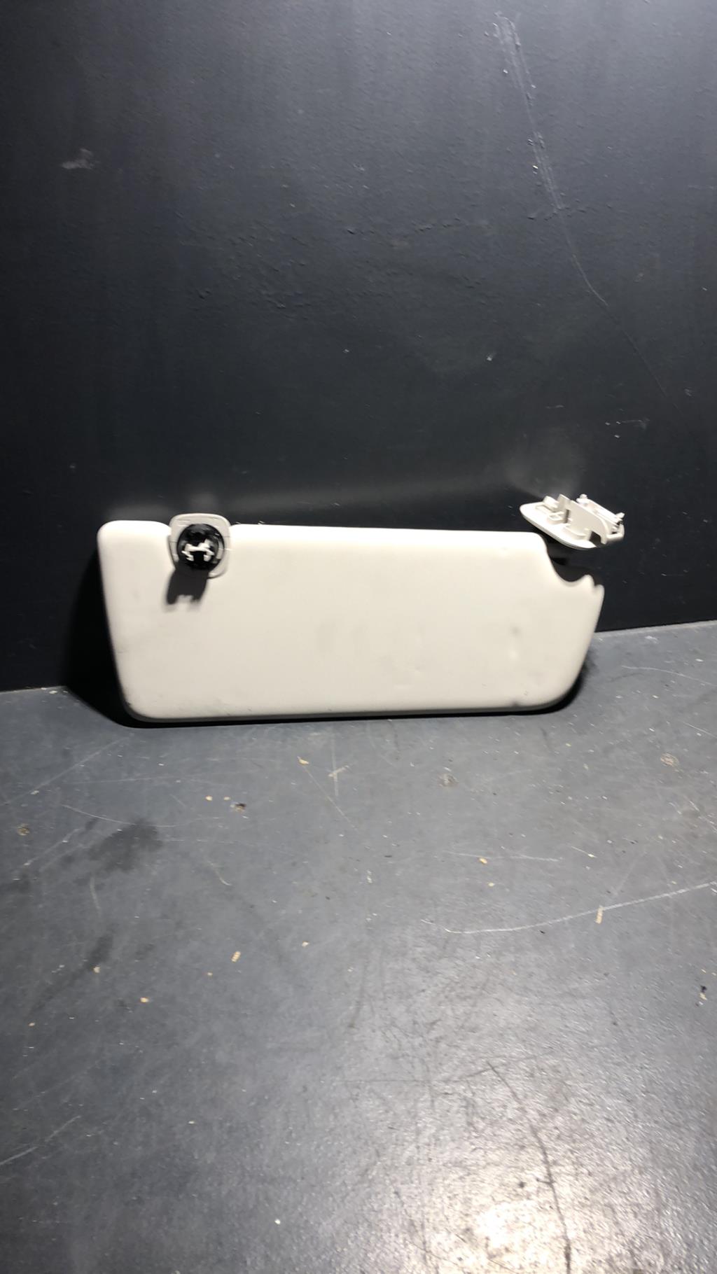 Pare soleil gauche RENAULT CLIO 5 PHASE 1 Essence/GPL - 1