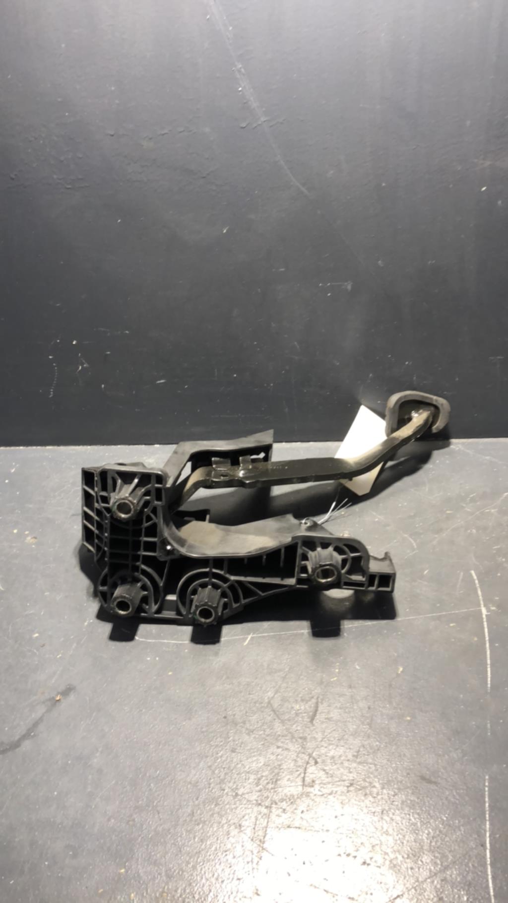 Pedale de frein RENAULT CLIO 5 PHASE 1 Essence/Hybride - 1