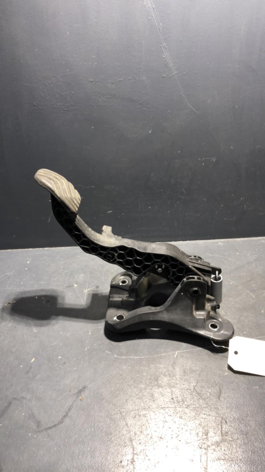 Pedale d'embrayage RENAULT CLIO 5 PHASE 1 Essence/Hybride - 1