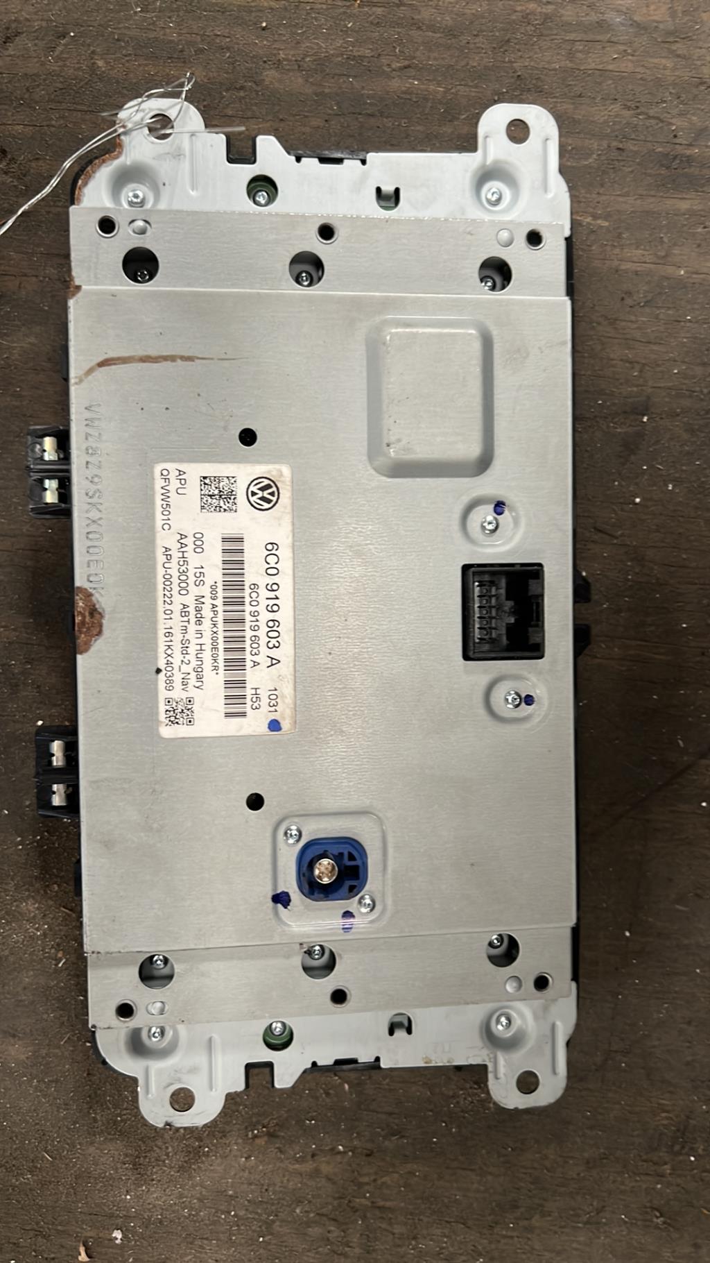 Ecran GPS VOLKSWAGEN POLO 5 PHASE 2 Essence - 1