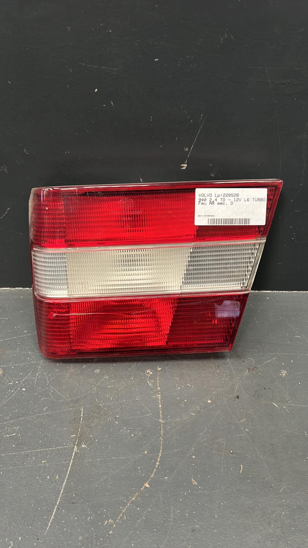 Feu arriere secondaire droit (feux) VOLVO 940 Diesel - 1