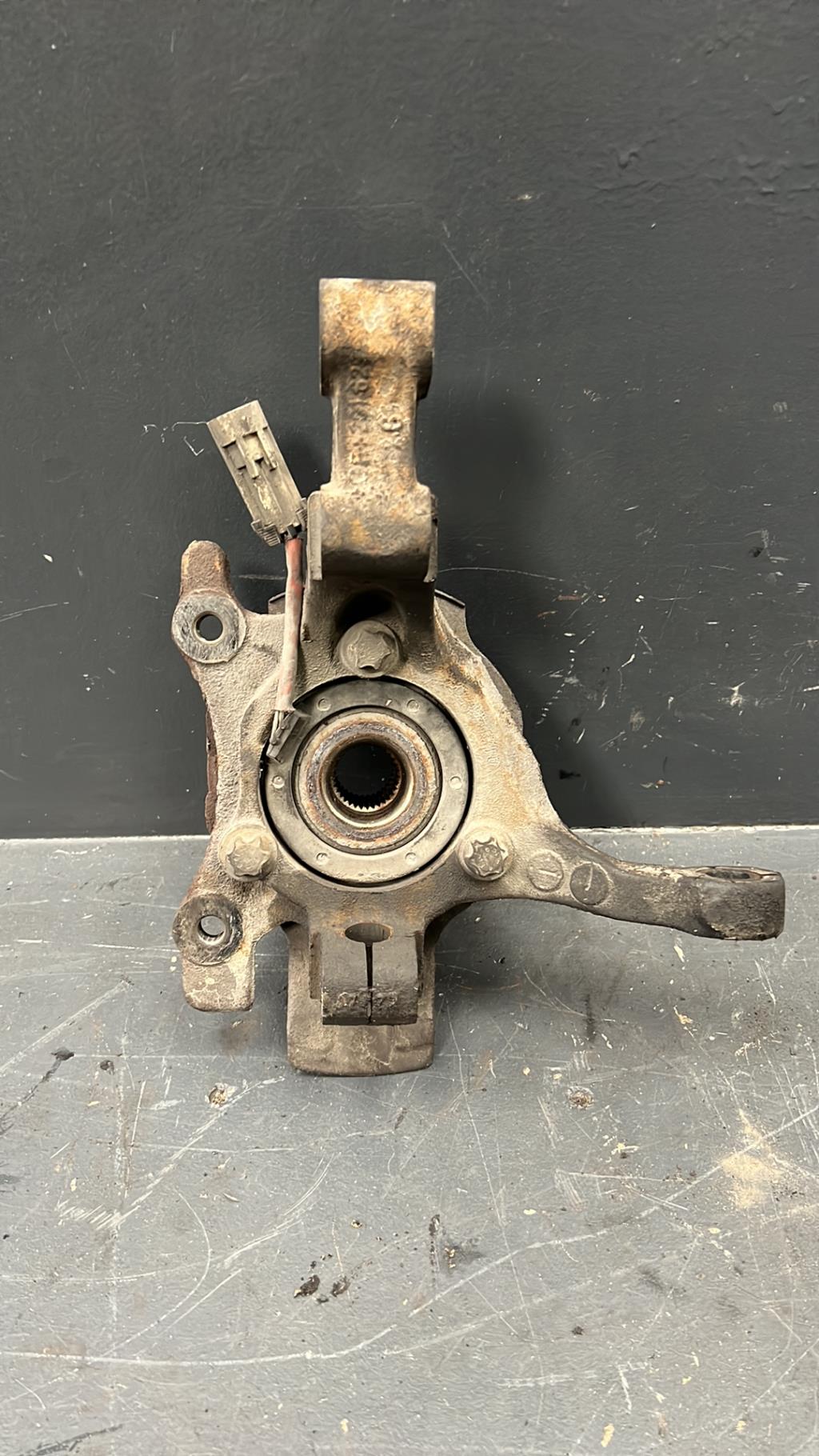 Fusee avant droit OPEL ZAFIRA A PHASE 1 Diesel - 1