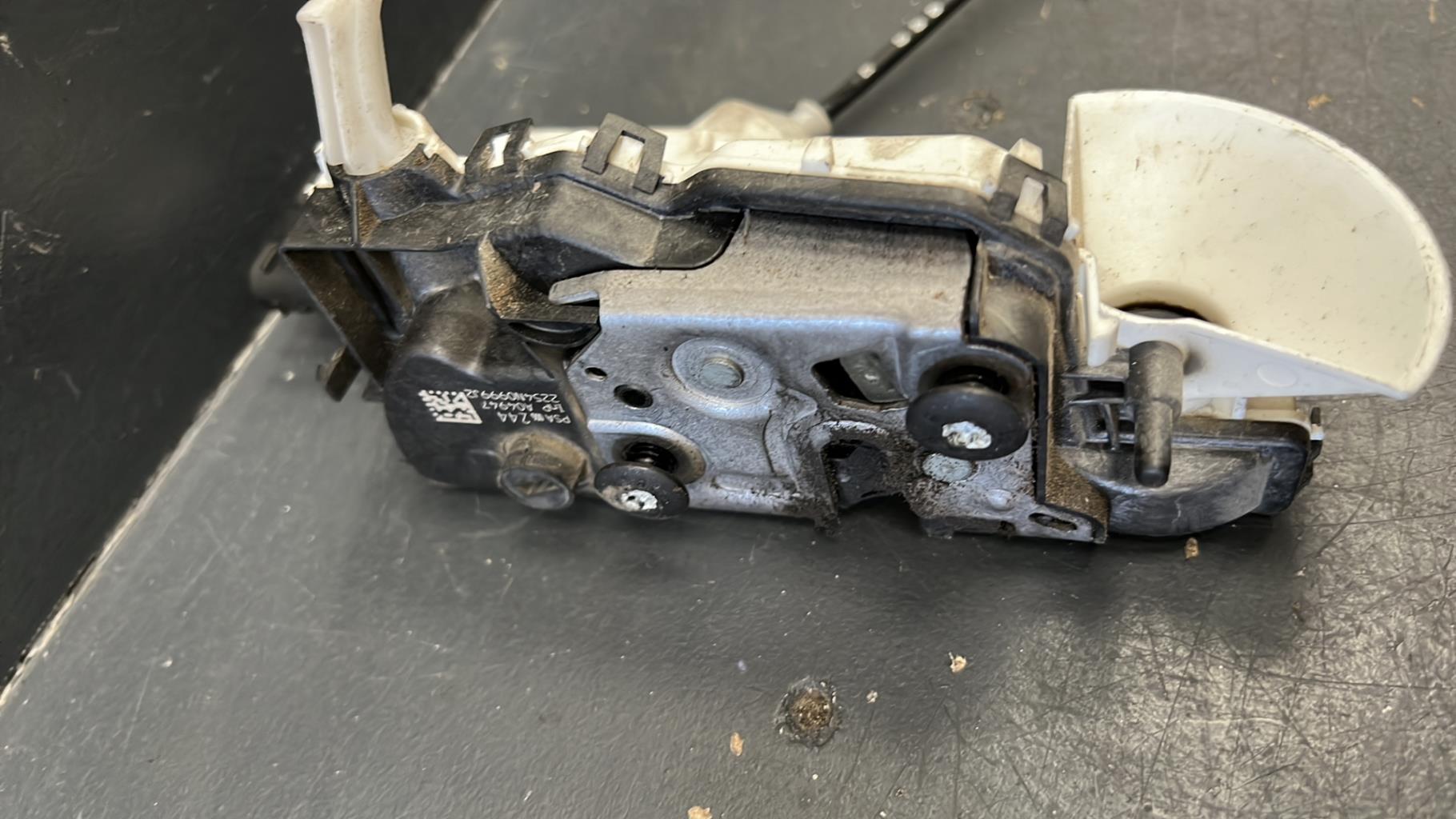 Poignee porte avant gauche CITROEN C3 2 PHASE 2 Essence - 1