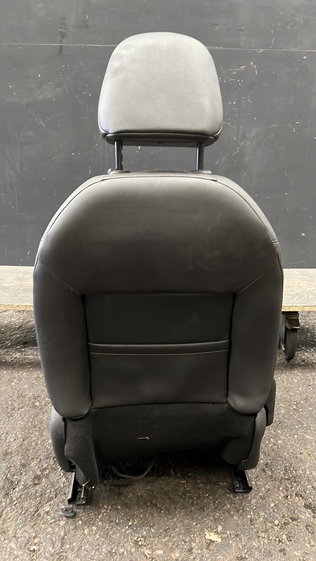 Siege avant droit CITROEN C3 2 PHASE 2 Diesel - 1