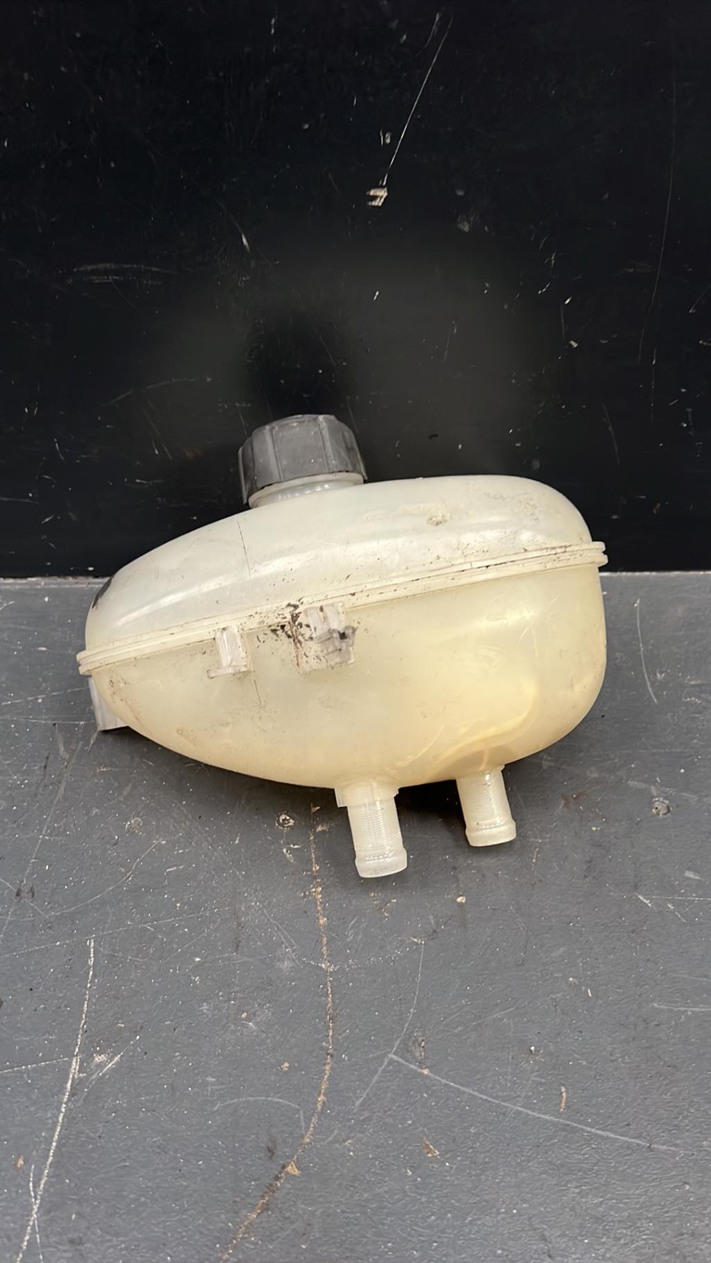Vase d'expansion RENAULT TWINGO 3 PHASE 1 Essence - 1