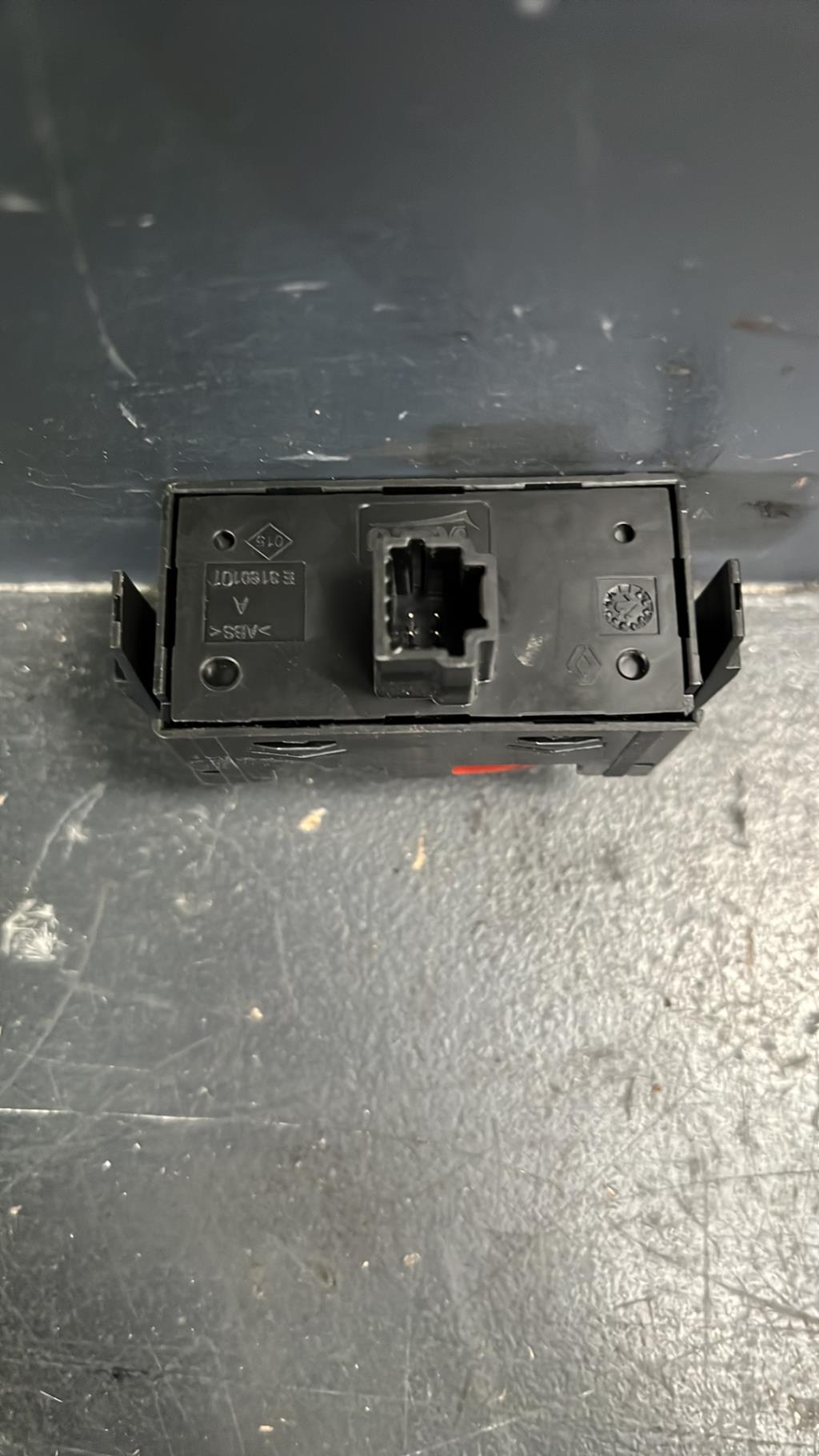 Bouton de warning RENAULT TWINGO 2 PHASE 2  - 1