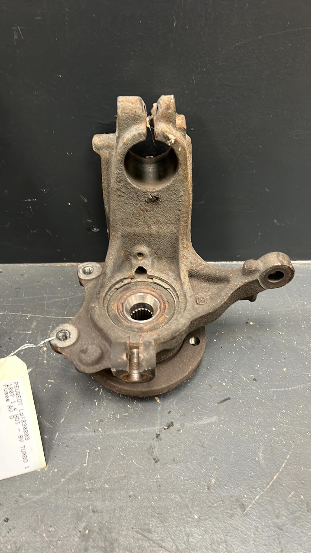Fusee avant droit PEUGEOT 1007 Diesel - 1