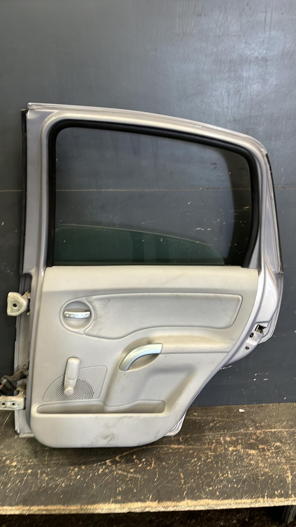 Porte arriere gauche CITROEN C3 1 PHASE 1 Diesel - 1