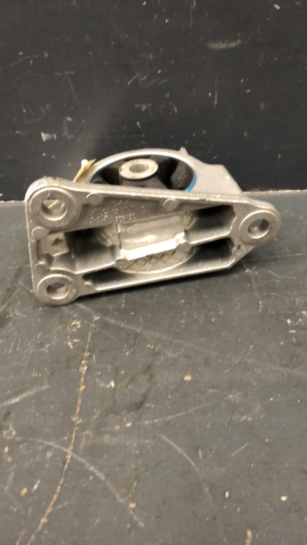 Support moteur RENAULT TWINGO 3 PHASE 2 Essence - 1
