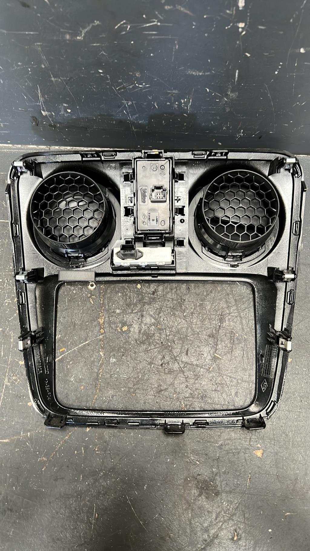 Bouton de warning DACIA DOKKER PHASE 2  - 1