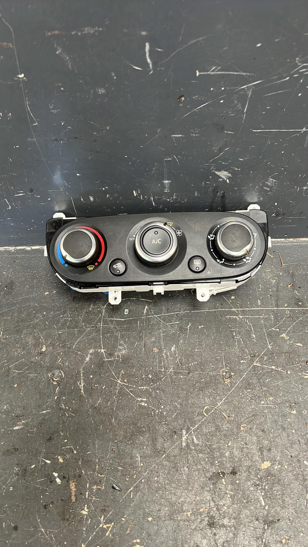 Commande chauffage RENAULT CLIO 4 PHASE 2  - 1