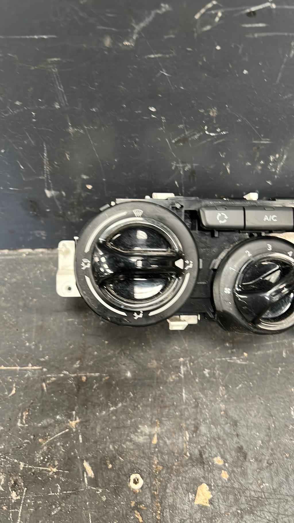 Commande chauffage PEUGEOT 208 1 PHASE 1 Diesel - 1