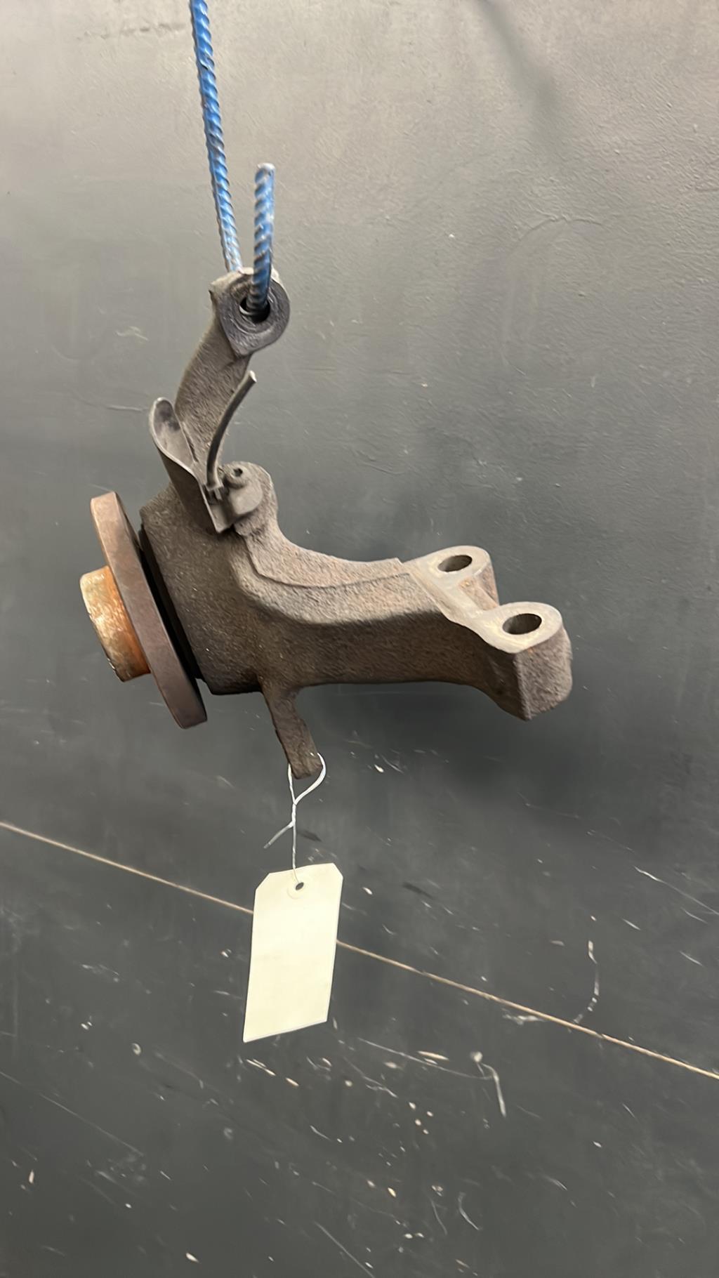 Fusee avant droit RENAULT LAGUNA 1  - 1