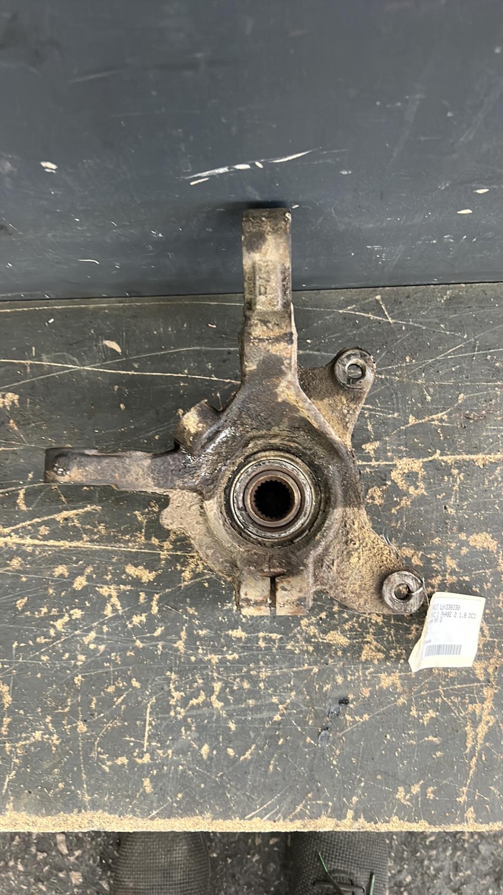 Fusee avant gauche RENAULT SCENIC 1 PHASE 2 Diesel - 1