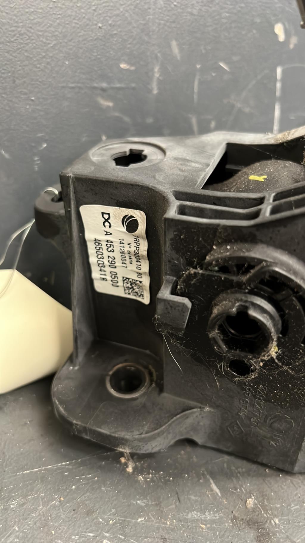 Pedale d'embrayage RENAULT TWINGO 3 PHASE 1 Essence - 1