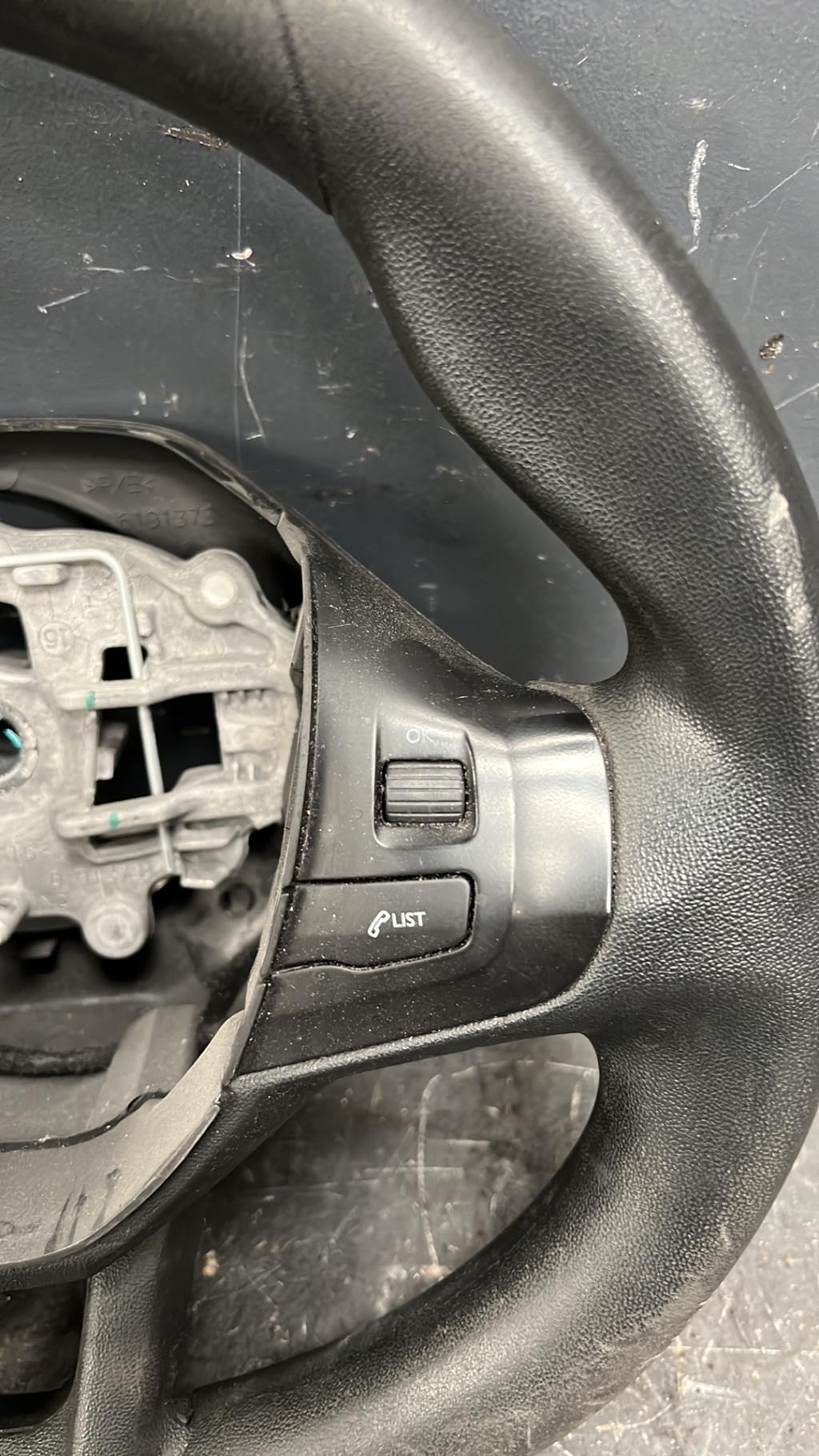 Volant PEUGEOT 208 1 PHASE 1 Diesel - 1