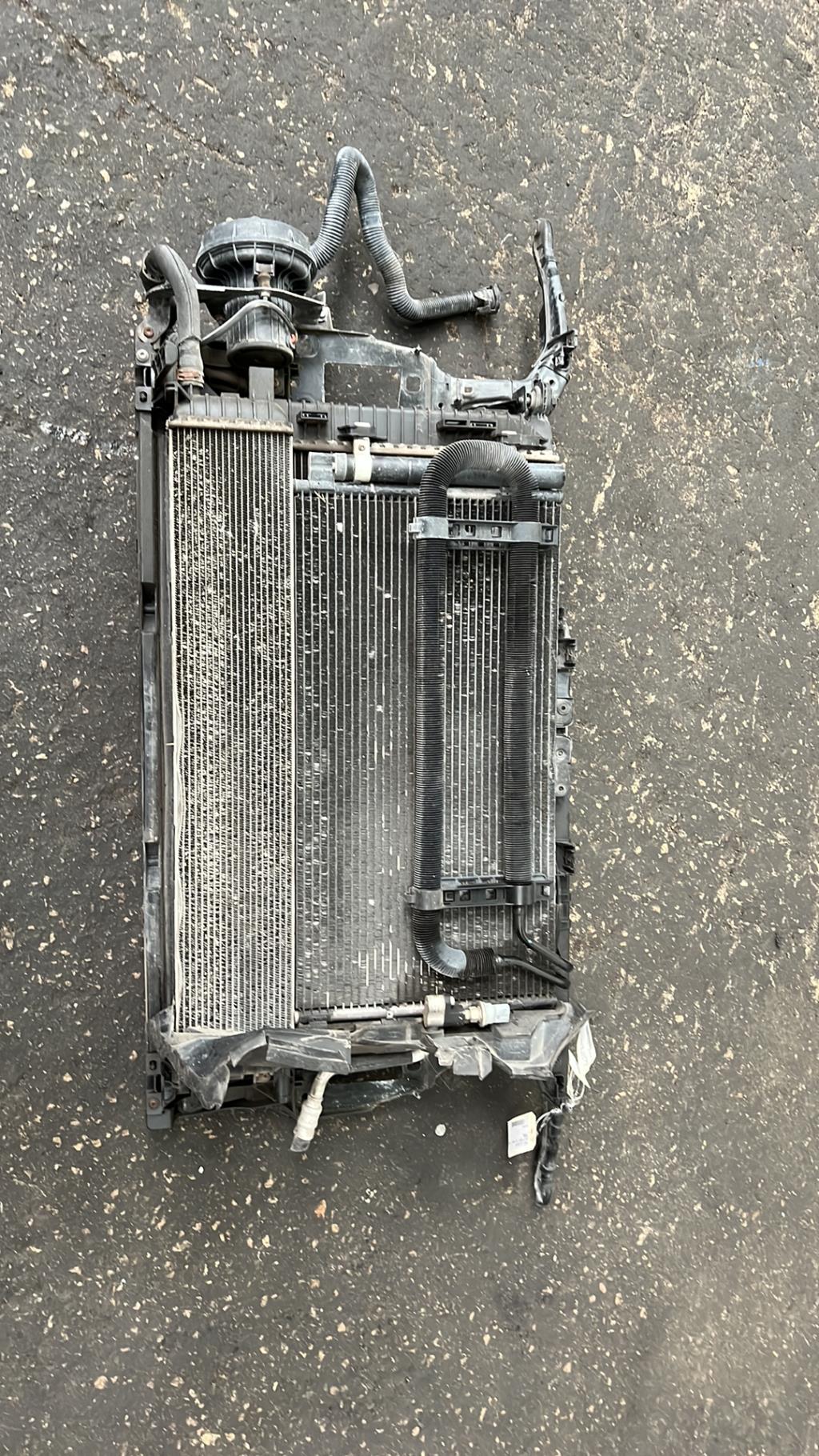 Radiateur eau AUDI A4 3 AVANT S4 PHASE 1 BREAK Essence - 1