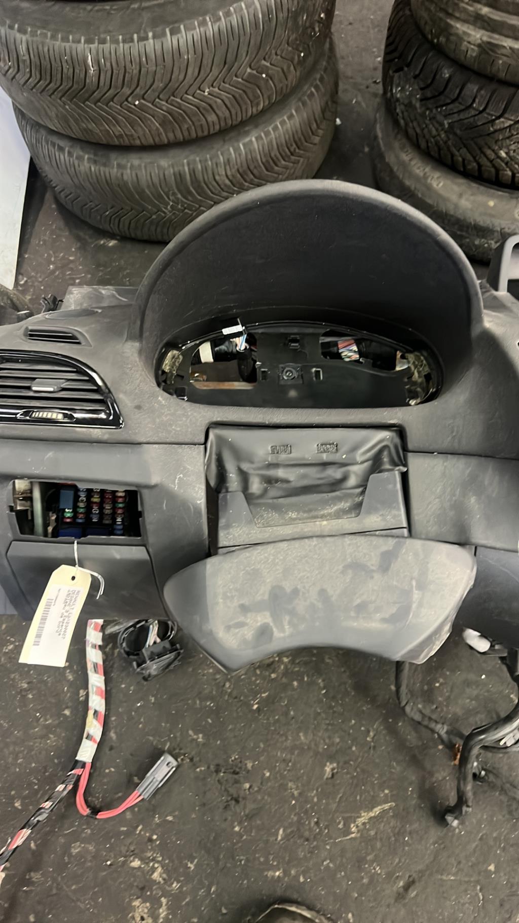 Tableau de bord RENAULT MEGANE 3 PHASE 2 COUPE Essence - 1