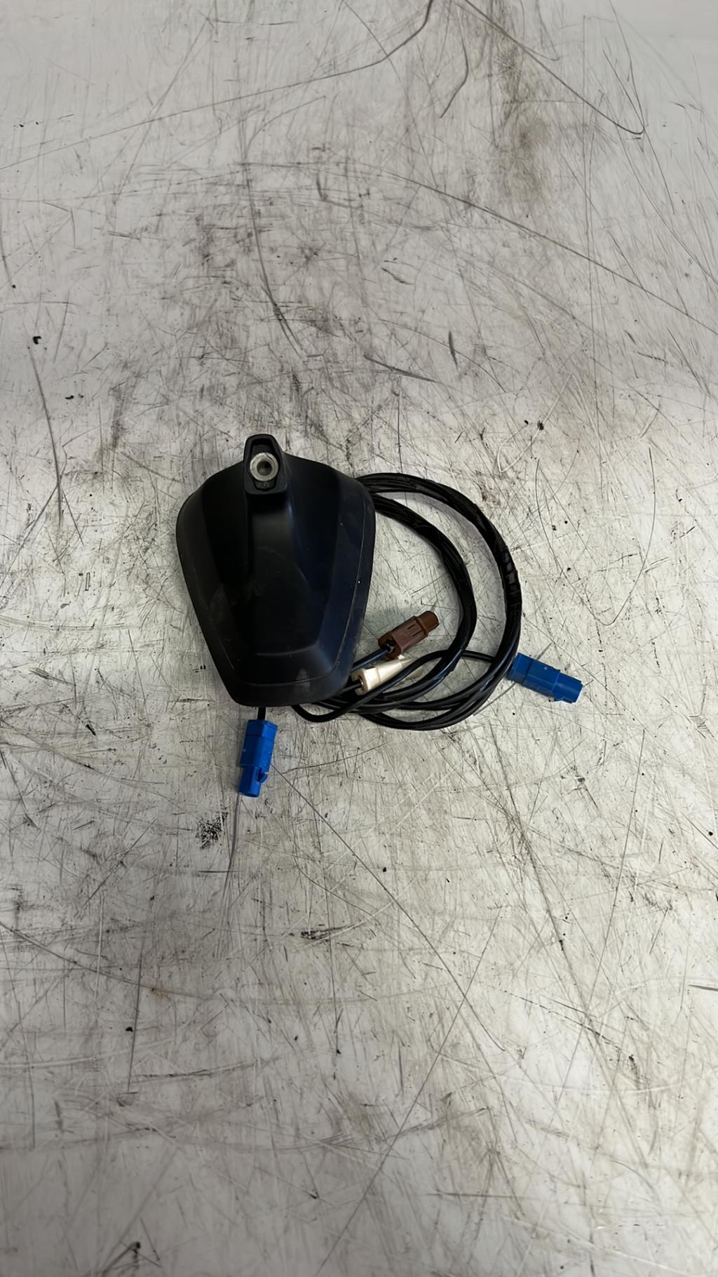 Antenne RENAULT CLIO 5 PHASE 1 Essence/Hybride - 1