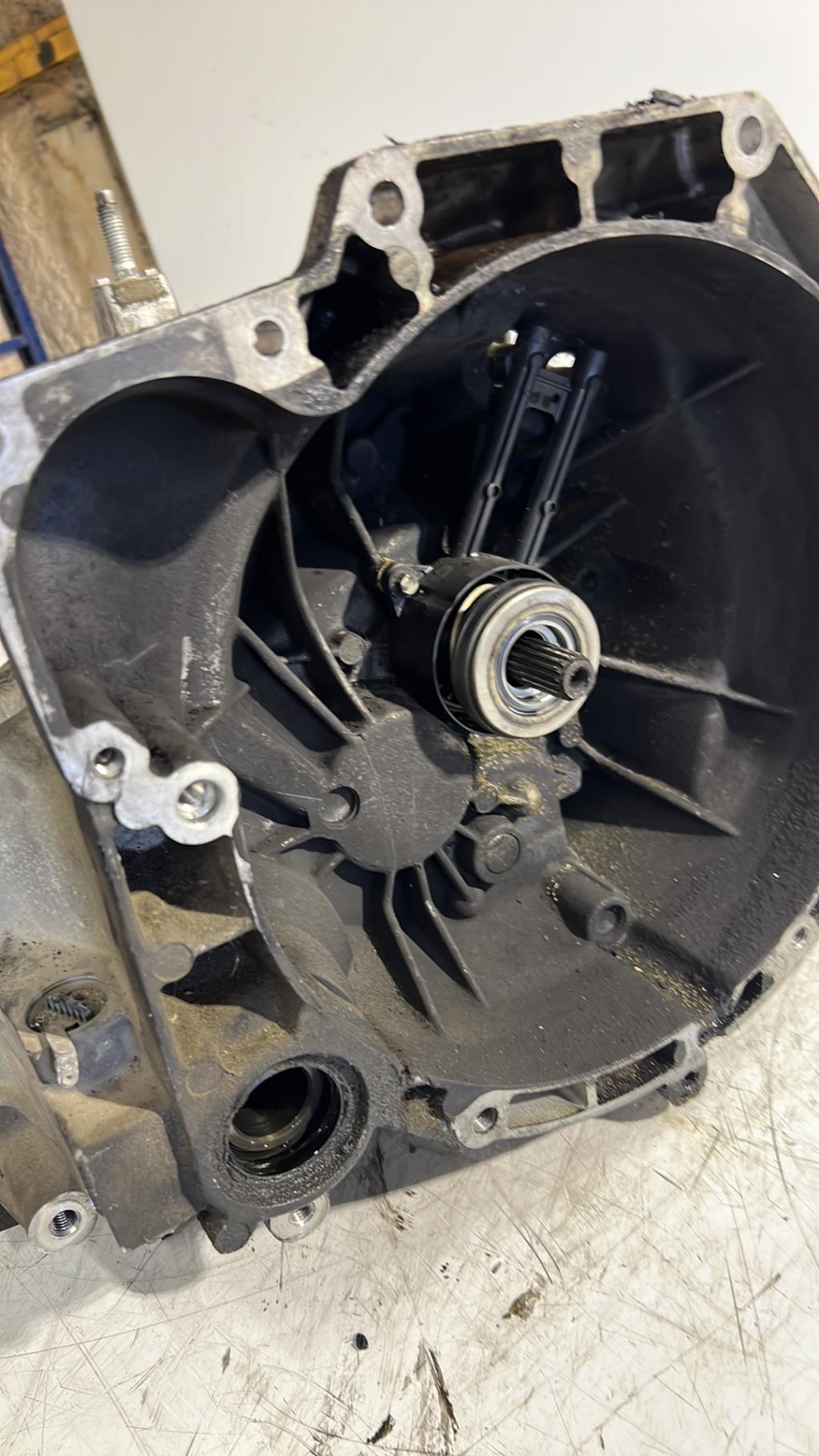 Boite de vitesses FORD FIESTA 5 PHASE 1 Diesel - 1