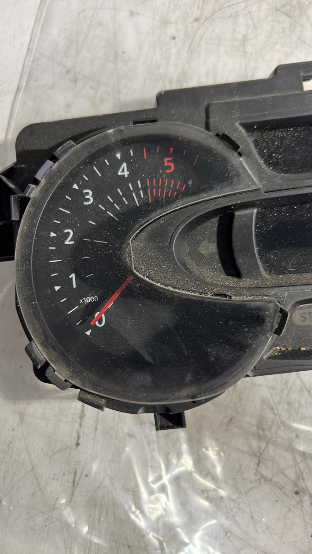Compteur RENAULT TRAFIC 3 COURT PHASE 1 Diesel - 1