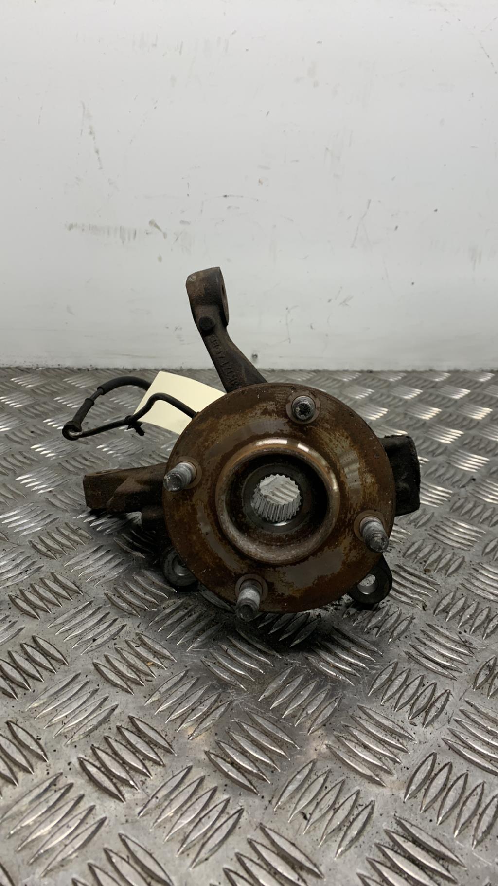 Fusee avant gauche RENAULT CLIO 4 PHASE 2 Essence - 1