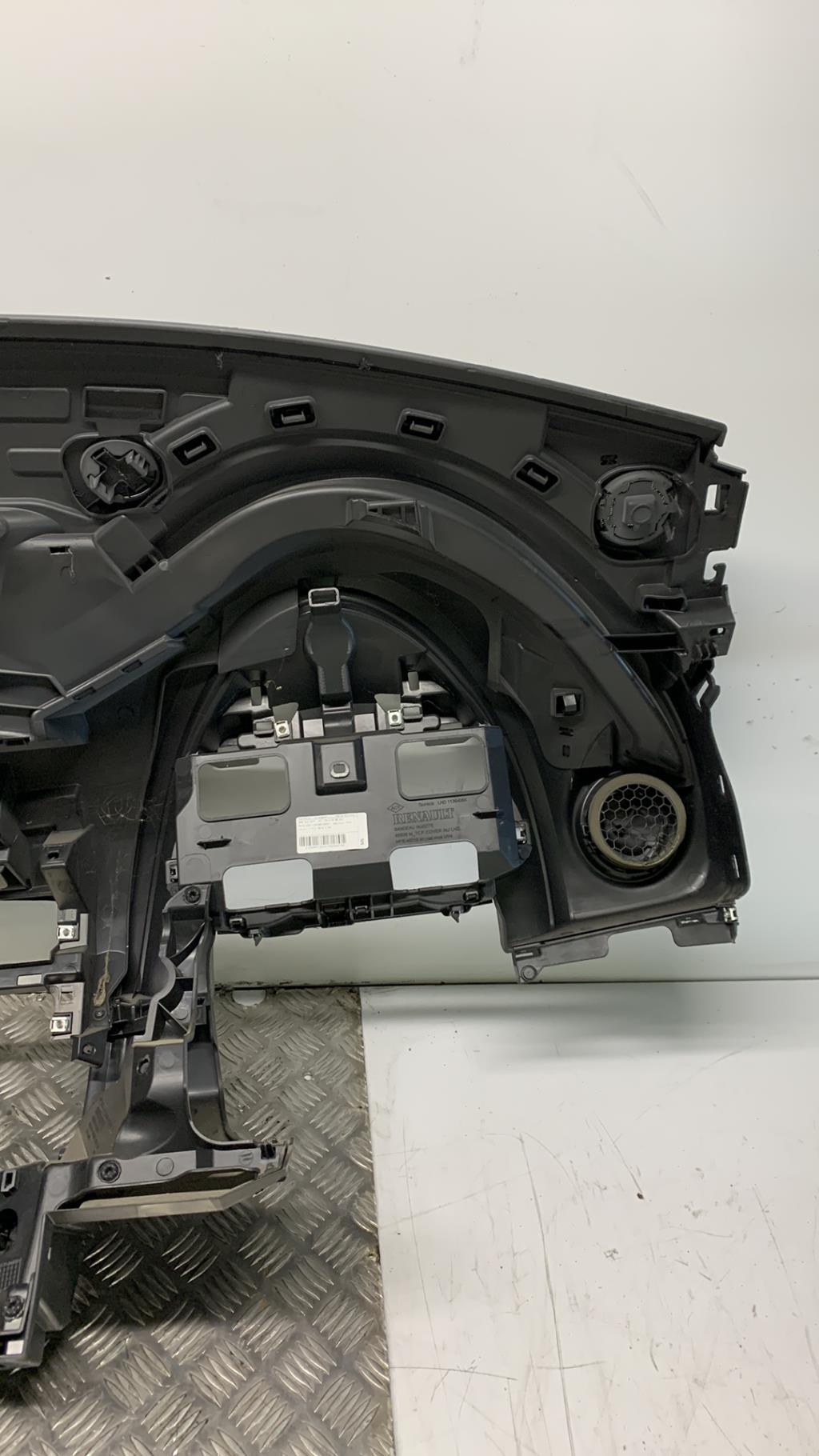 Tableau de bord RENAULT CLIO 4 PHASE 1 Diesel - 1