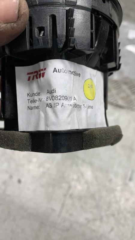 Aerateur tableau de bord AUDI A3 3 PHASE 1 Diesel - 1