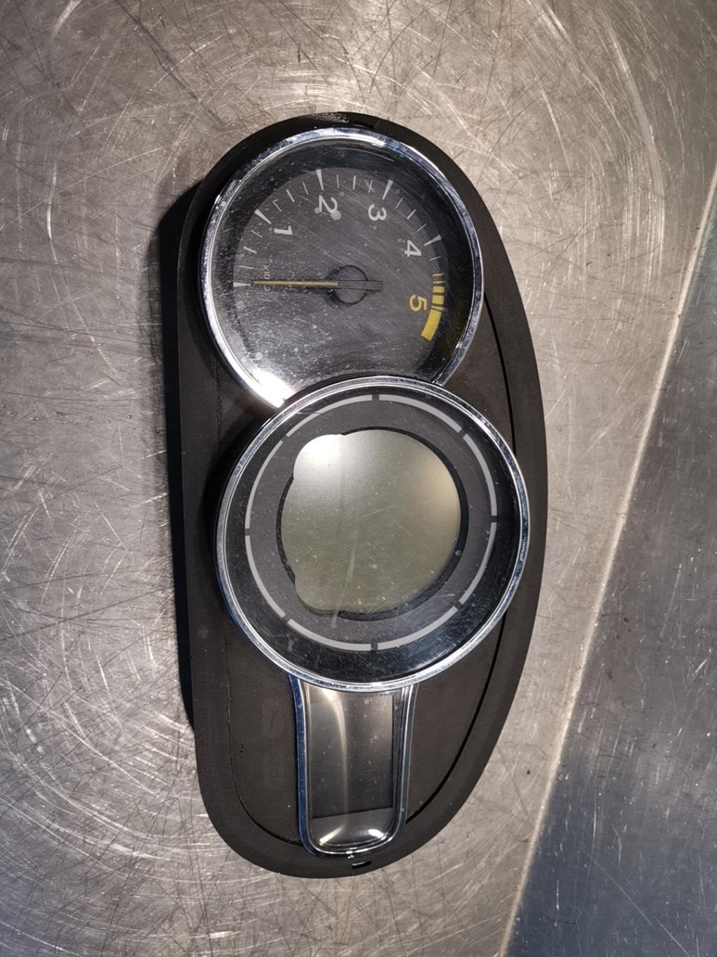Tachimetro RENAULT MEGANE 3 PHASE 1 COUPE Diésel - 1