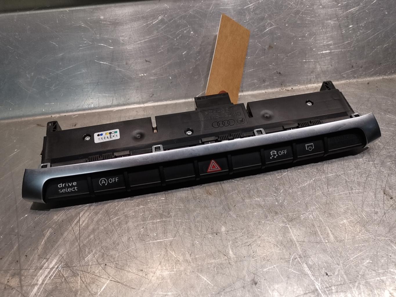 Bouton de warning AUDI A3 3 PHASE 1 Diesel - 1