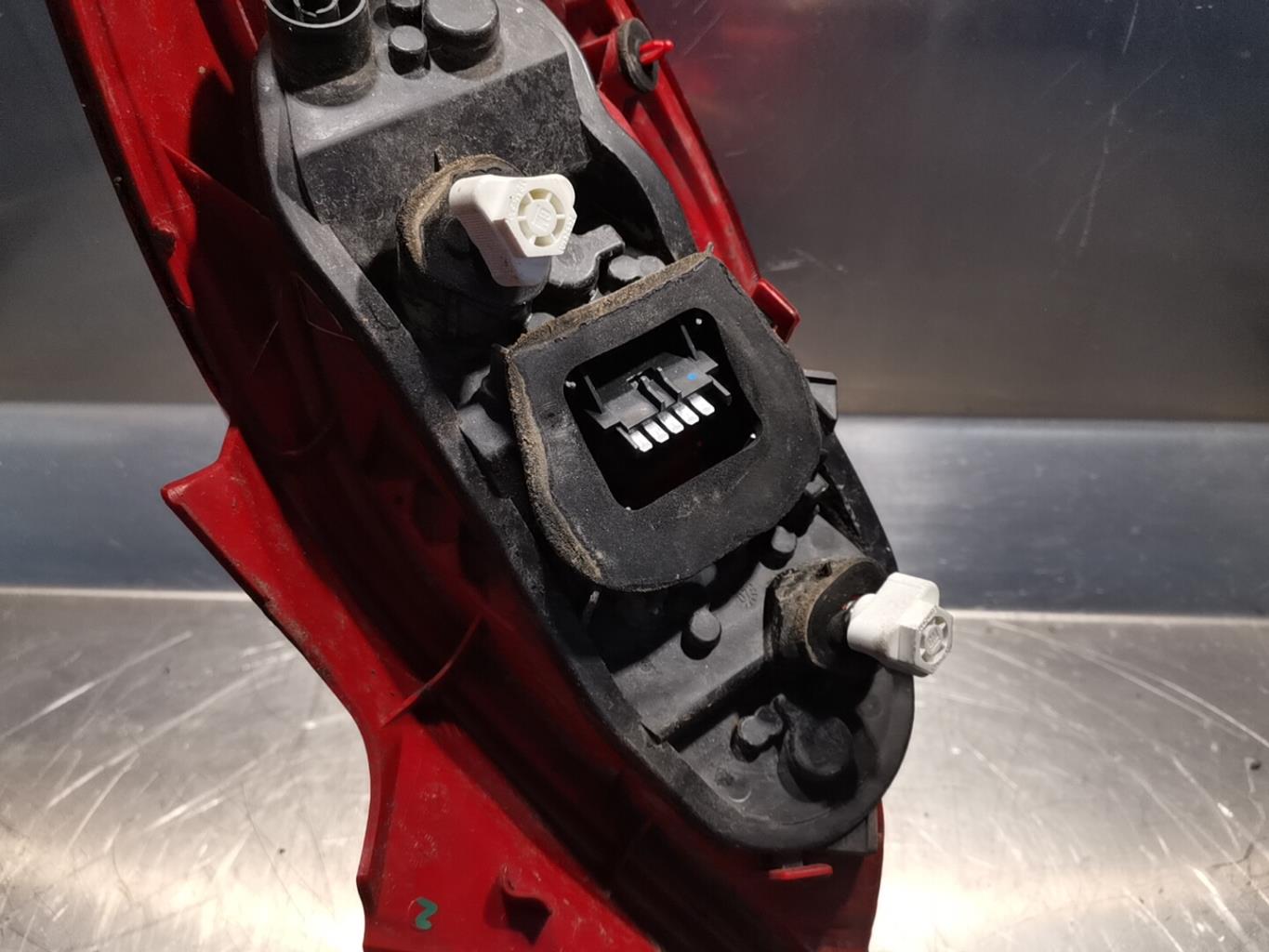 Fanale posteriore principale sinistro (luci) OPEL CORSA D PHASE 1 Diésel - 1