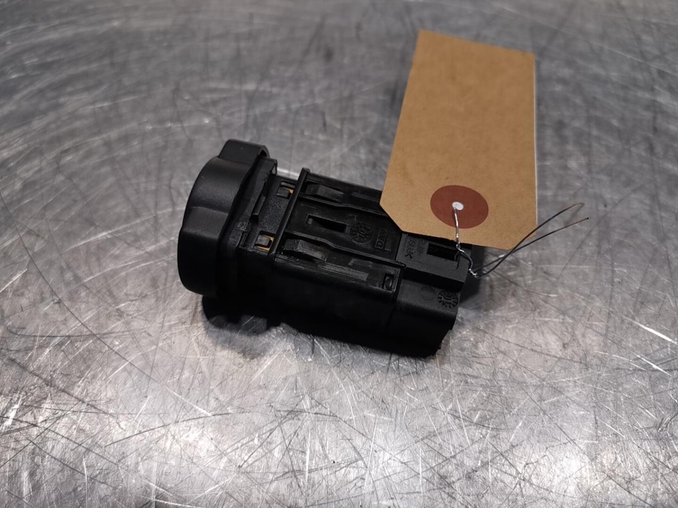Bouton de warning DACIA SANDERO 1 Diesel - 1