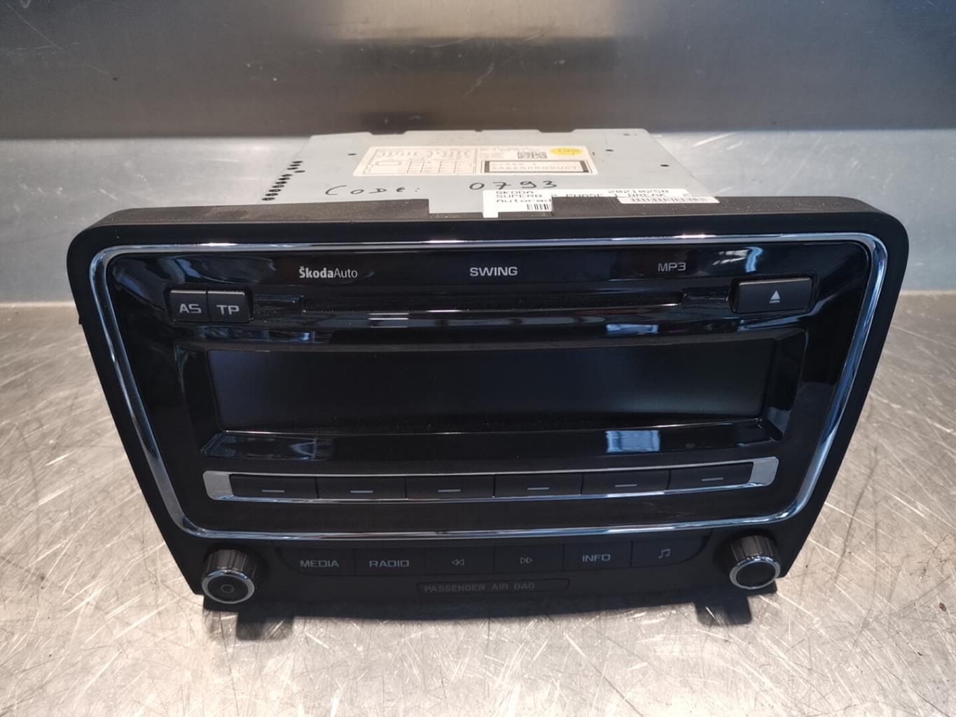 Autoradio originale SKODA SUPERB 2 PHASE 1 BREAK Diésel - 1