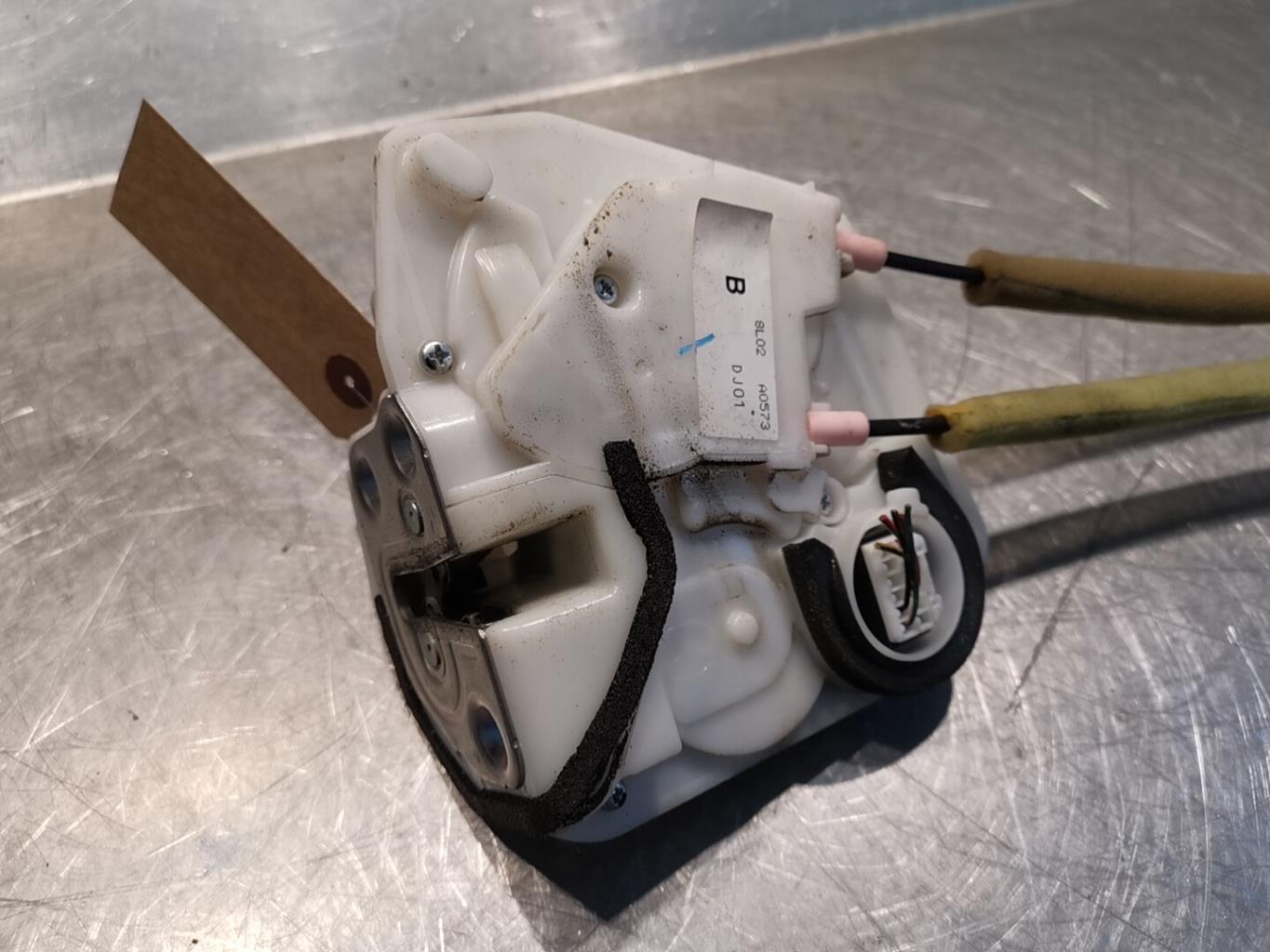 Serrure avant droit MAZDA 2 2 PHASE 1 Essence - 1