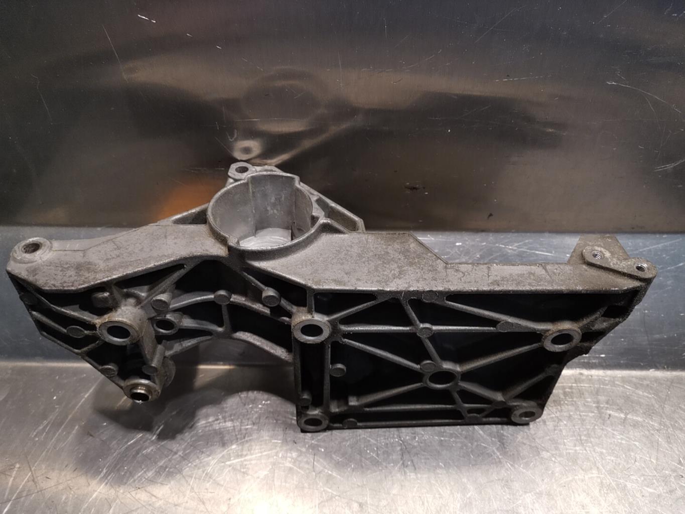 Supporto alternatore SEAT IBIZA 4 PHASE 1 Diésel - 1