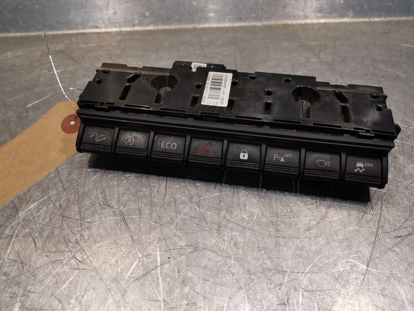 Bouton de warning DACIA DUSTER 2 PHASE 1 Essence/Hybride - 1