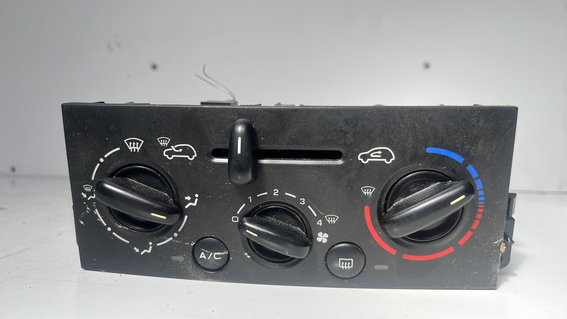 Commande chauffage PEUGEOT 207 PHASE 1 Essence - 1