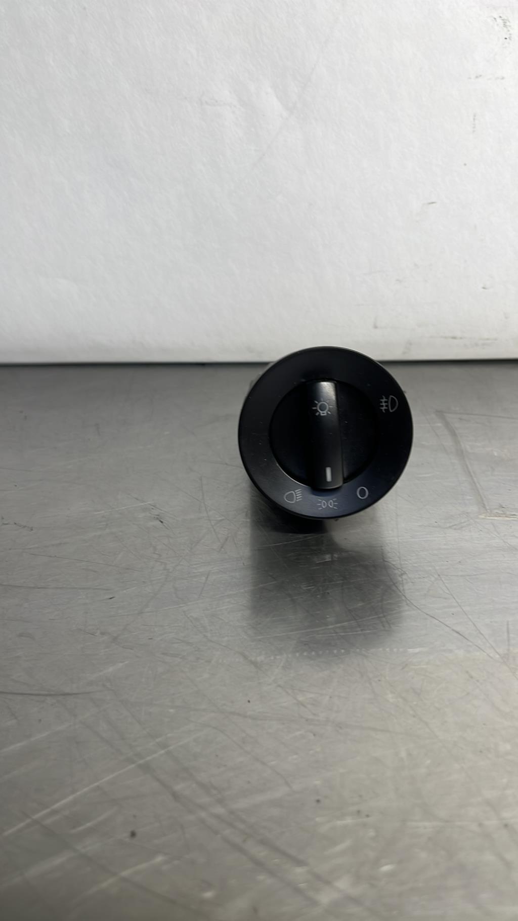 Commande de phare VOLKSWAGEN POLO 4 PHASE 2 Diesel - 1