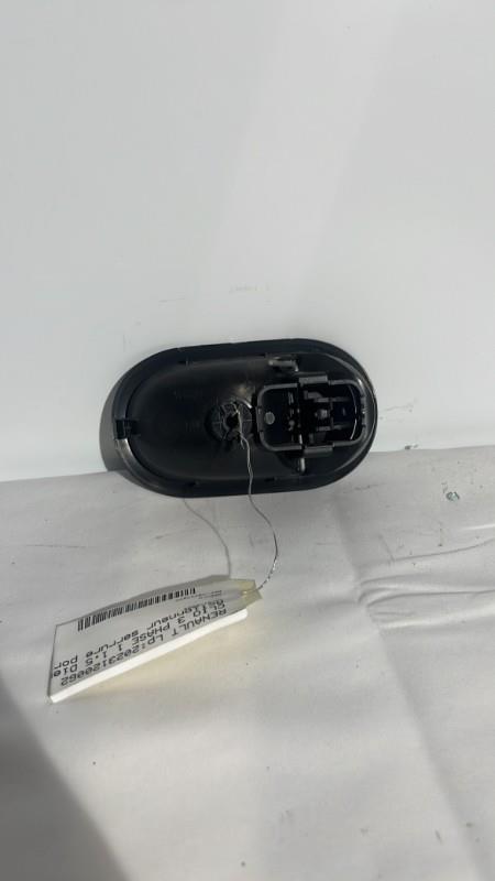 Poignee interieur avant gauche RENAULT CLIO 3 PHASE 1 Diesel - 1