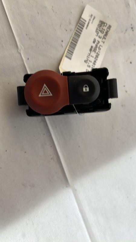 Bouton de warning RENAULT CLIO 3 PHASE 1 Diesel - 1