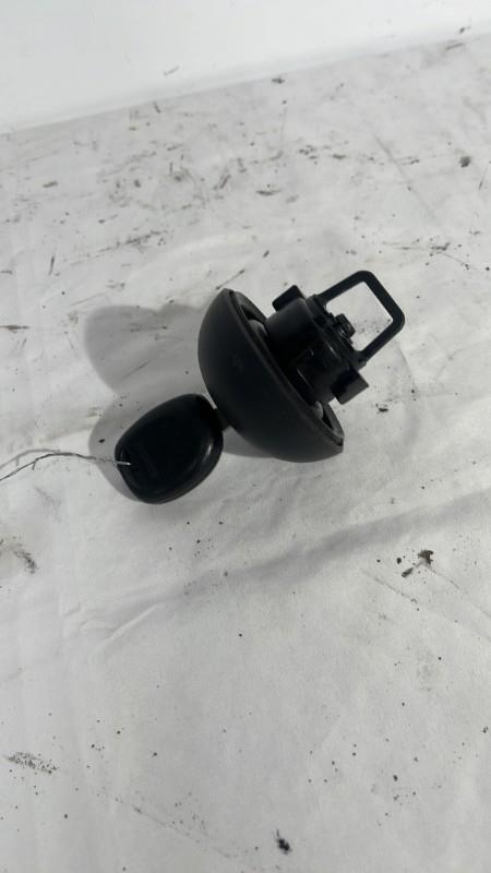 Bouchon de carburant RENAULT CLIO 2 PHASE 1 Essence - 1