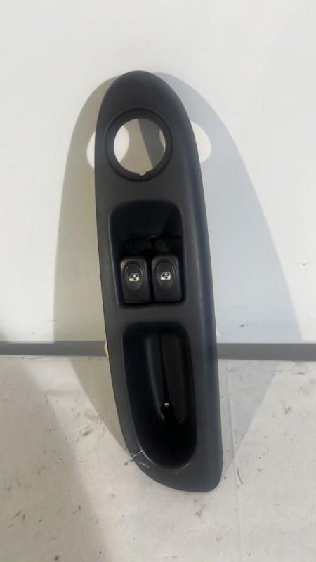 Interrupteur de leve vitre RENAULT CLIO 2 PHASE 1 Essence - 1