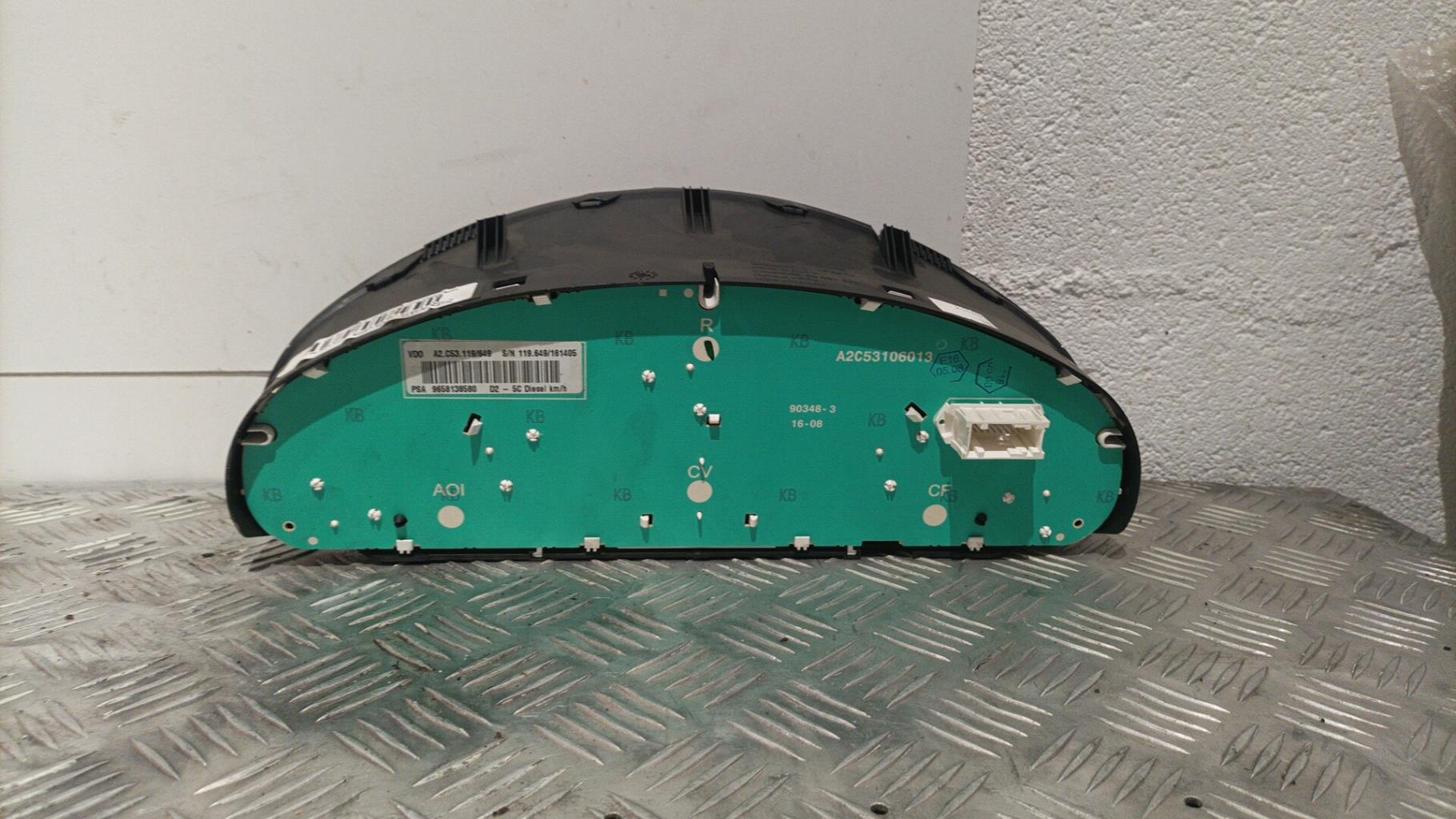 Compteur PEUGEOT 407  - 1