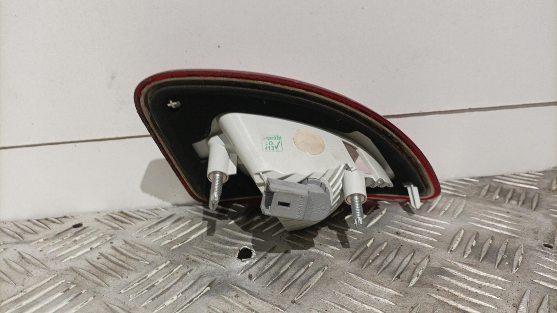 Feu arriere secondaire droit (feux) RENAULT TWINGO 2 PHASE 2 Essence - 1