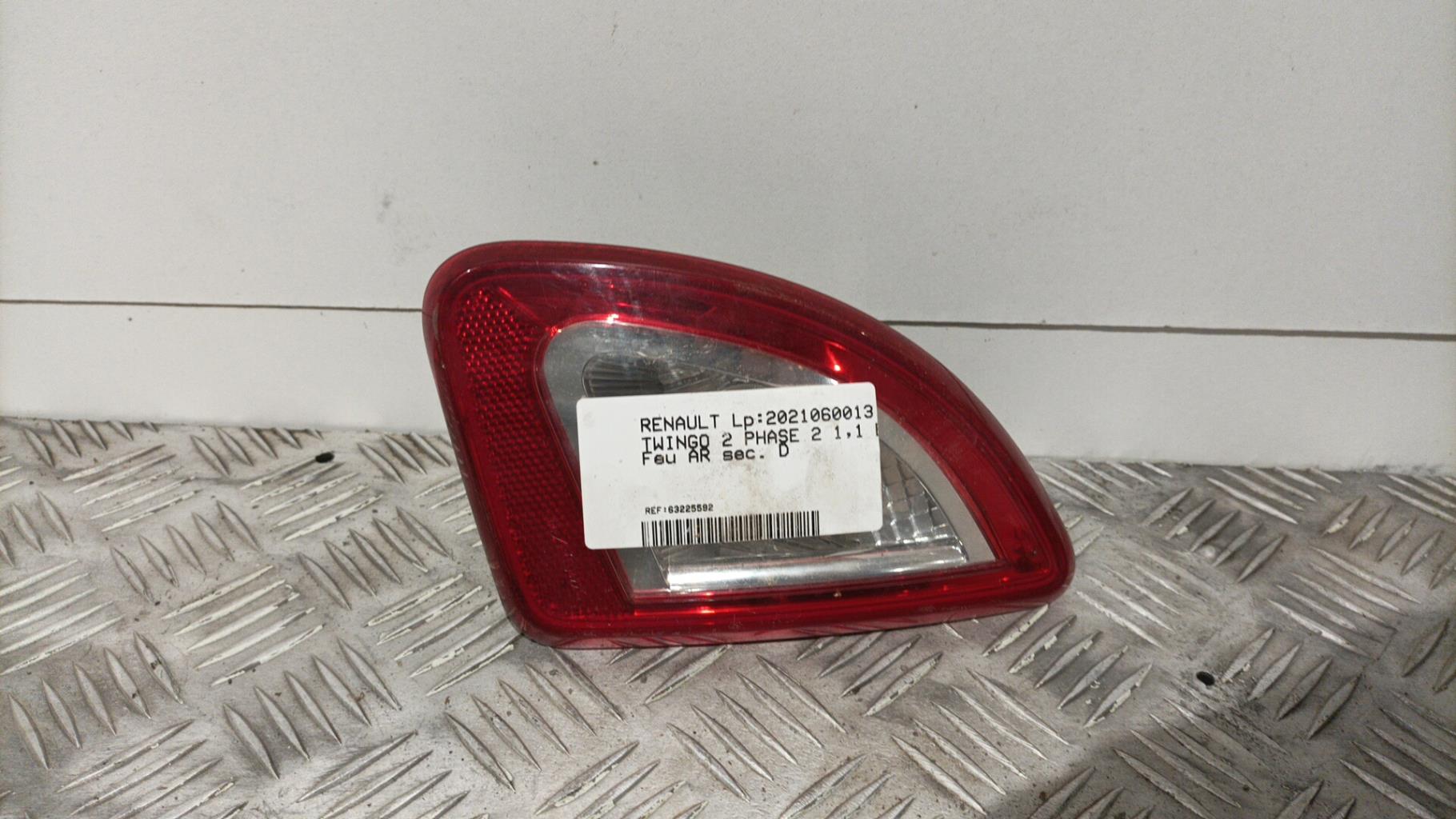Feu arriere secondaire droit (feux) RENAULT TWINGO 2 PHASE 2 Essence - 1