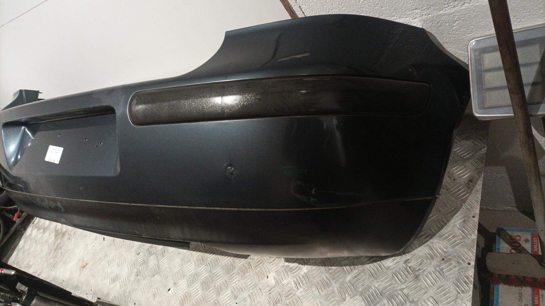 Pare choc arriere VOLKSWAGEN GOLF 4 Essence - 1