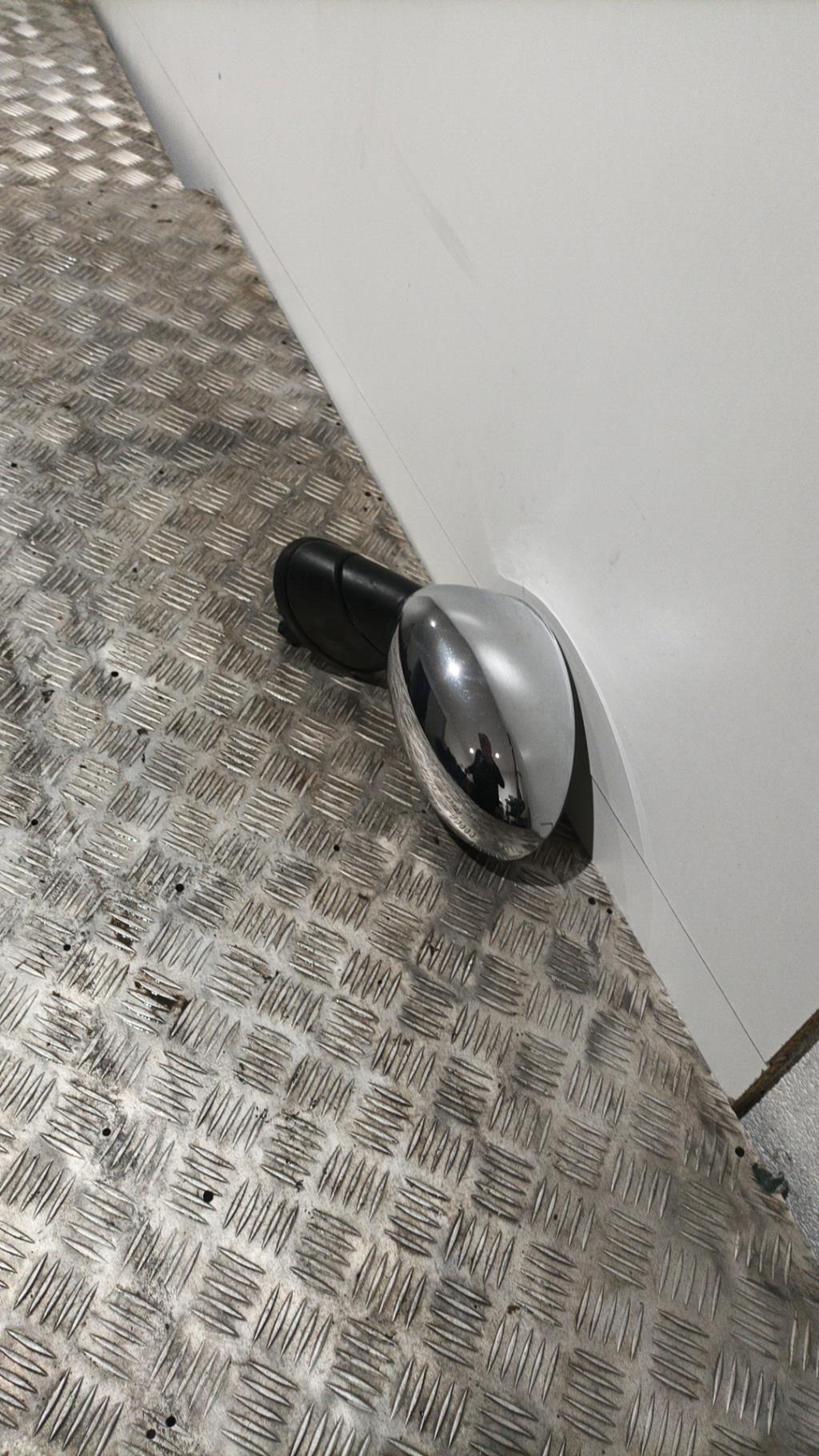 Retroviseur gauche MINI MINI 1 R50/R53 PHASE 1 Essence - 1