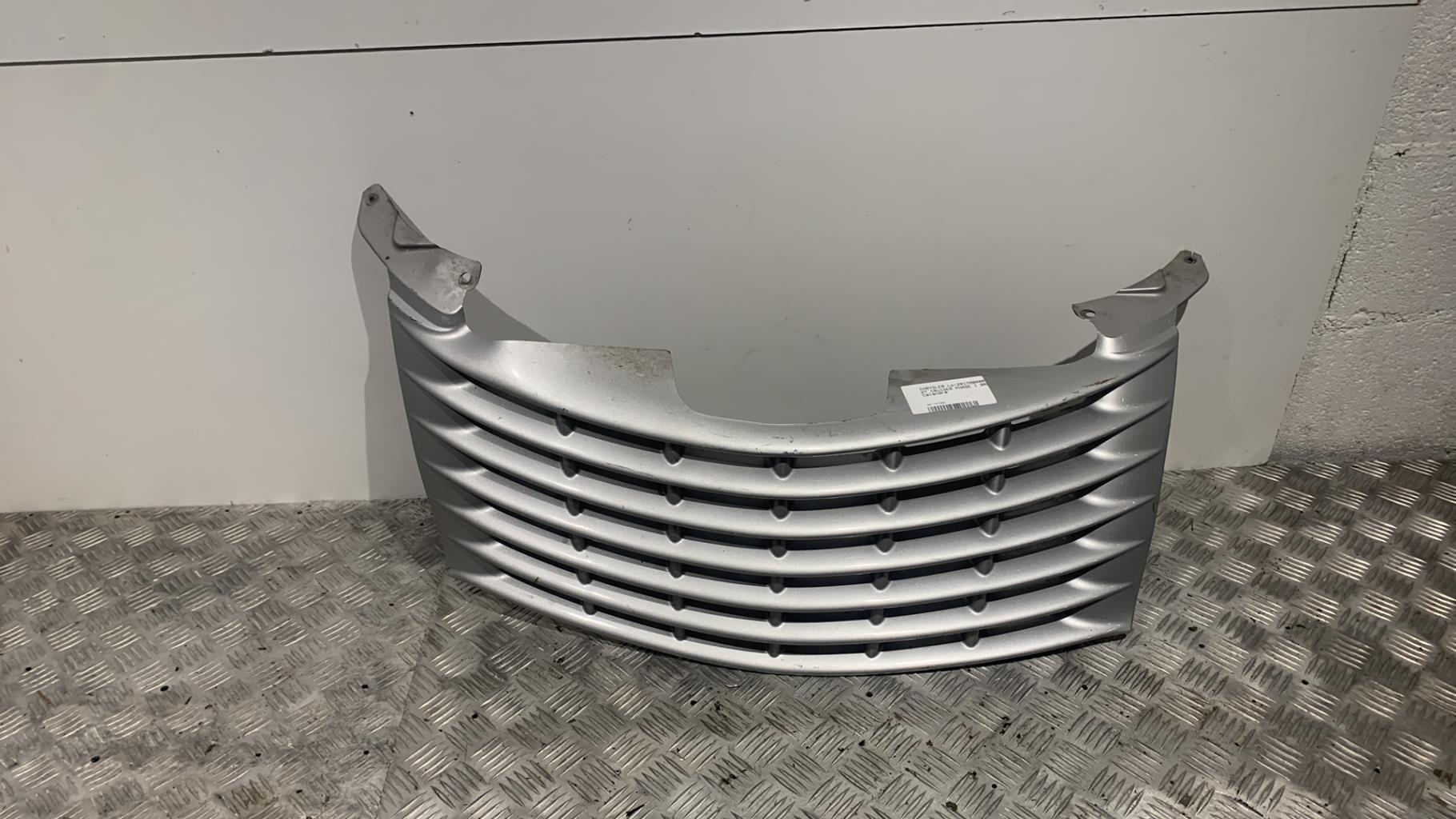 Calandre CHRYSLER PT CRUISER PHASE 1 BREAK Essence - 1