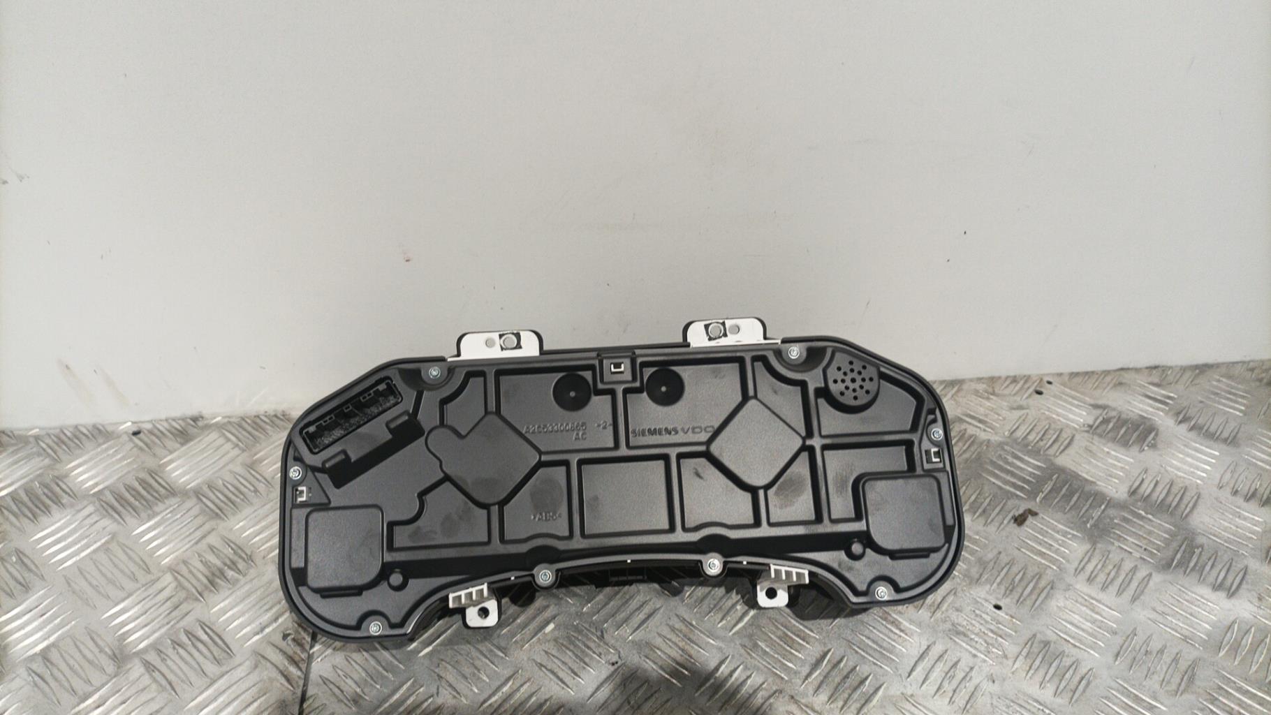 Compteur TOYOTA AURIS 1  - 1