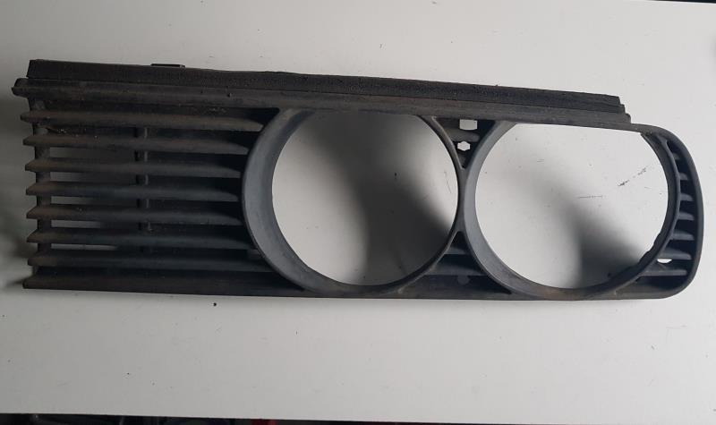 Calandre gauche BMW SERIE 3 E30  - 1